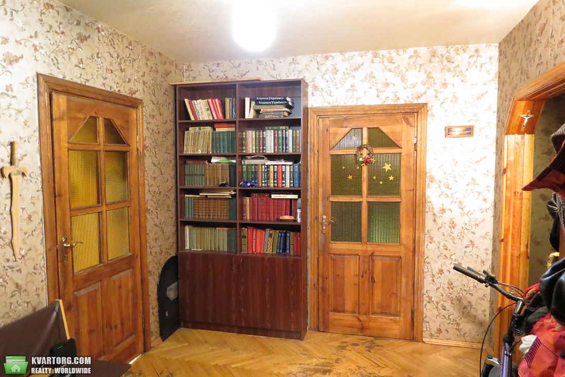 Sell 3-room apartment. Киев,  Ревуцкого — photo 1