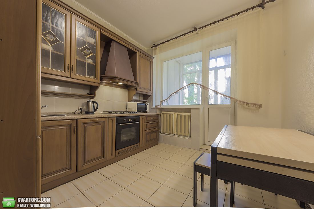 Rent out 2-room apartment. Киев,  Шелковичная — photo 4