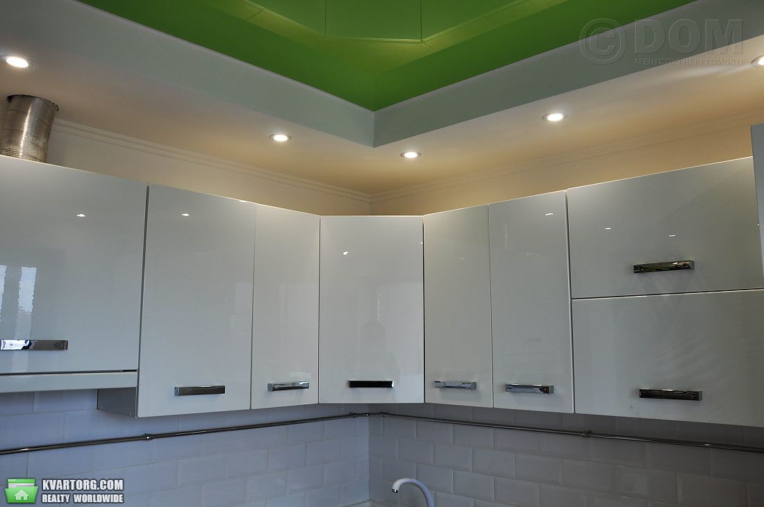 Rent out 2-room apartment. Киев,  Бажана — photo 4