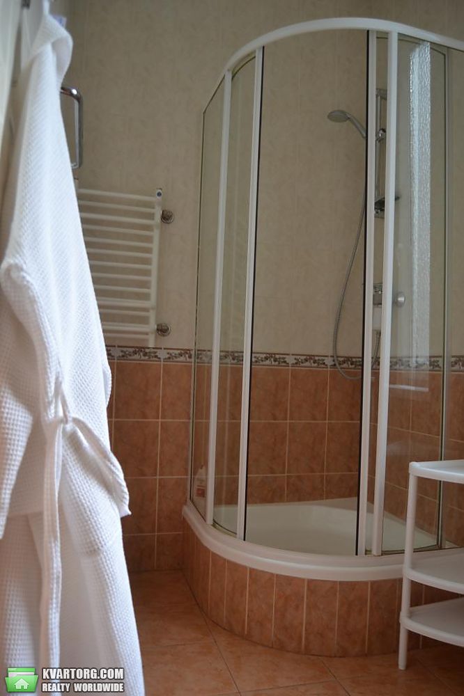 Rent out 2-room apartment. Киев,  Мазепы — photo 5