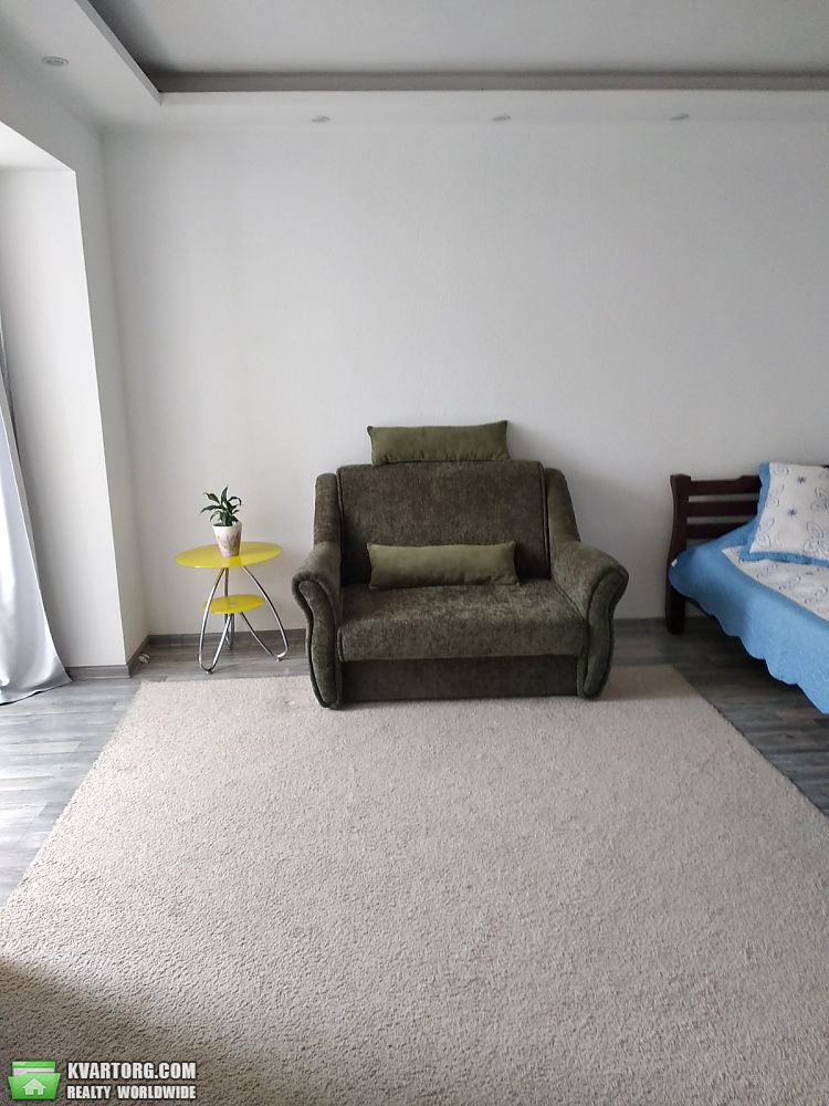 Rent out 1-room apartment. Киев,  Лисковская — photo 4