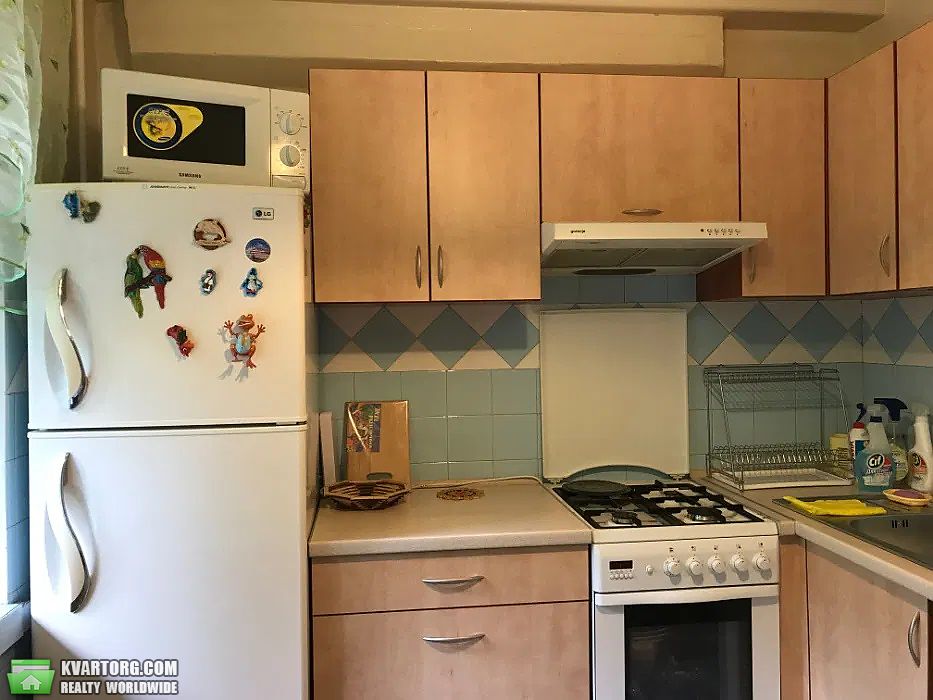 Rent out 2-room apartment. Киев,  Уманская — photo 1