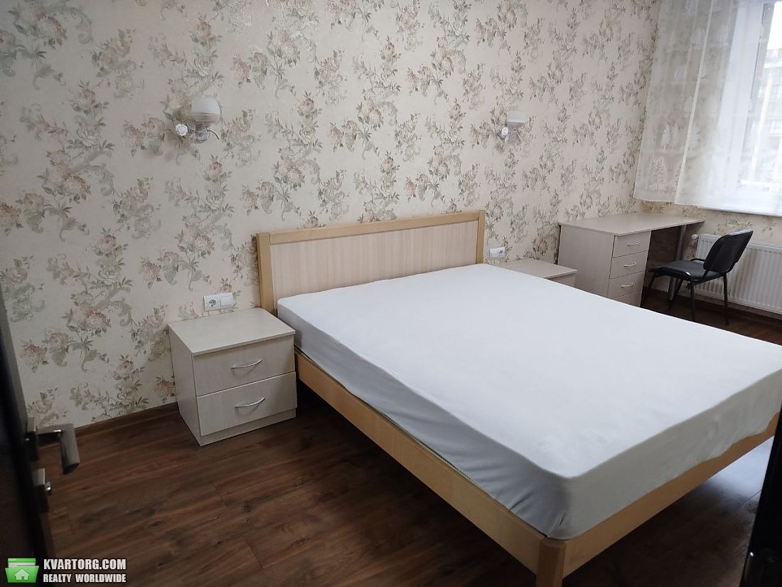 Rent out 3-room apartment. Киев,  Заболотного — photo 1