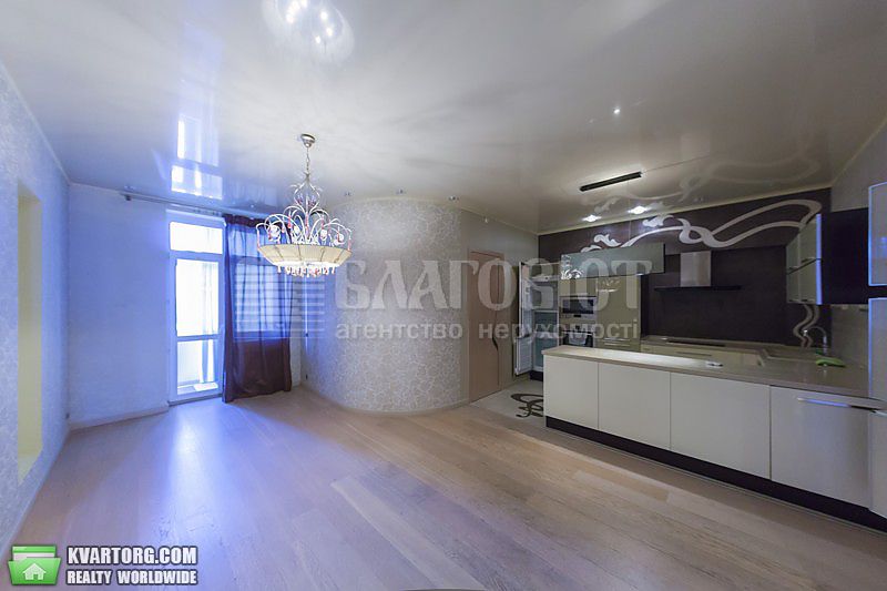 Sell 4-room apartment. Киев,  Щорса — photo 1