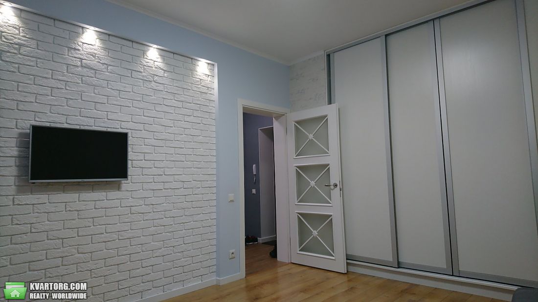 Rent out 1-room apartment. Киев, Жмеринская — photo 7