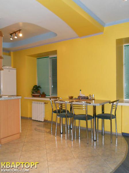 Rent out 2-room apartment. Киев,  Жилянская — photo 7