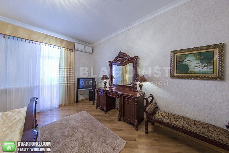 Rent out 2-room apartment. Киев, Евгения Коновальца — photo 7