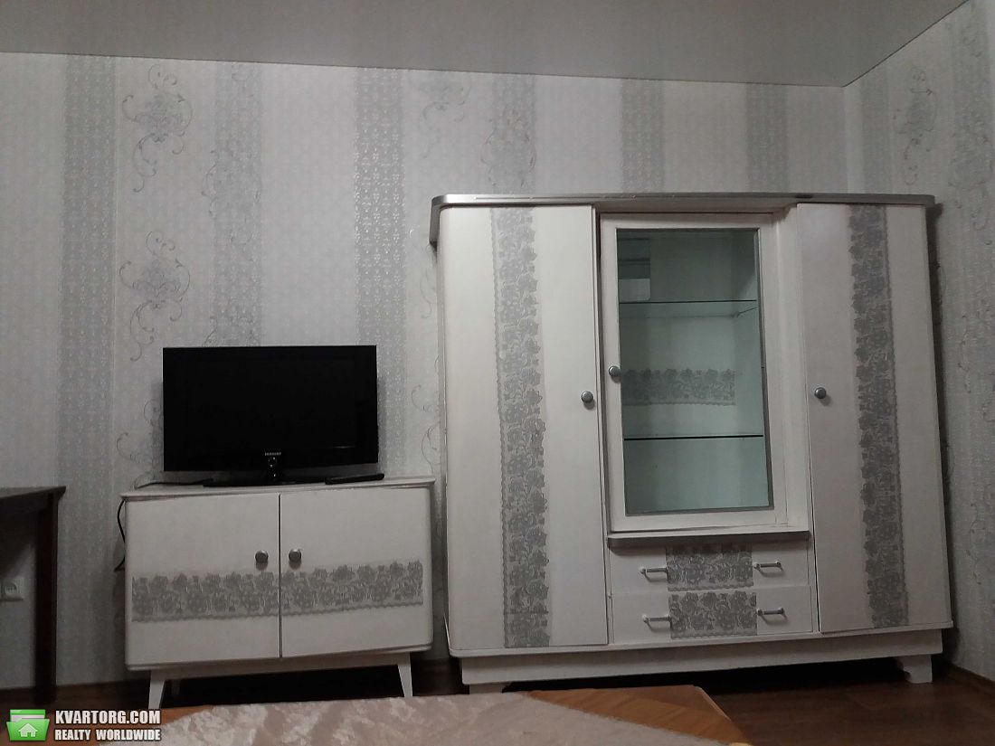Rent out 2-room apartment. Киев,  Константиновская — photo 4