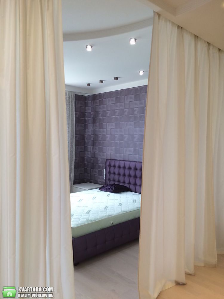 Rent out 1-room apartment. Киев,  Голосеевская — photo 1