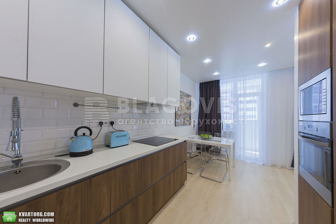 Rent out 2-room apartment. Киев, Драгоманова — photo 3