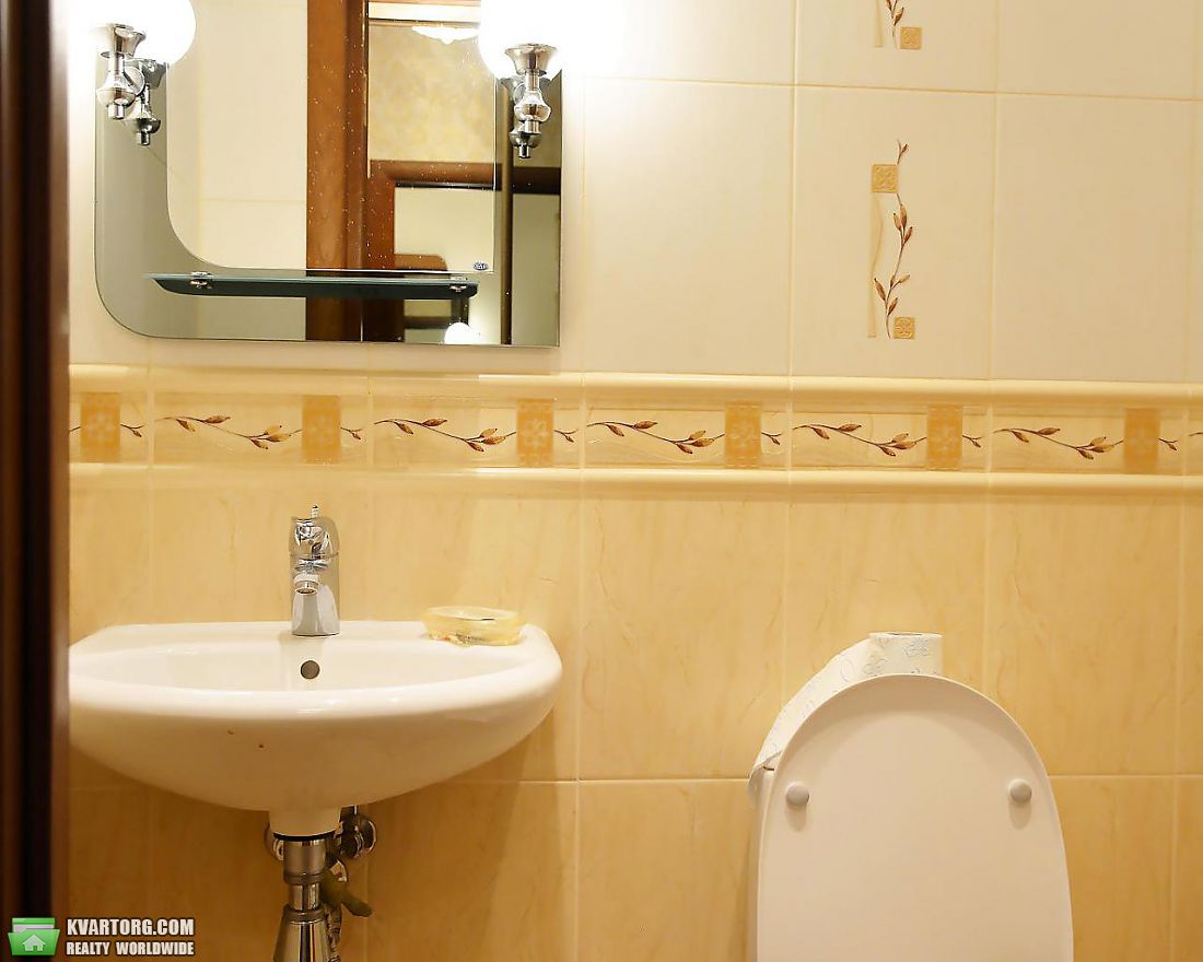 Rent out 2-room apartment. Киев,  Ярославский пер — photo 8
