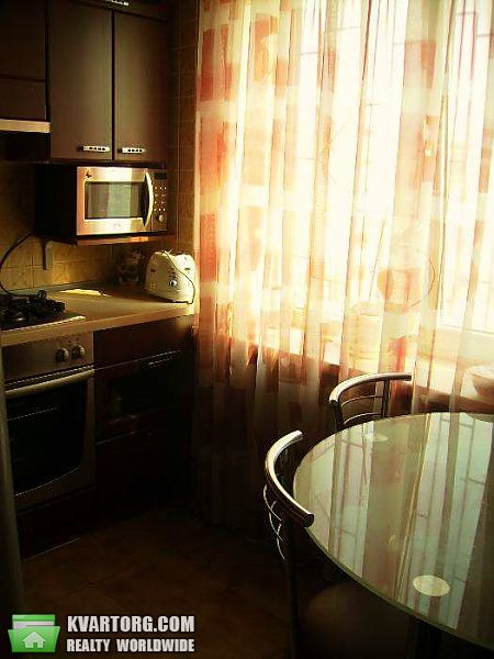 Sell 2-room apartment. Киев,  Героев Днепра — photo 1