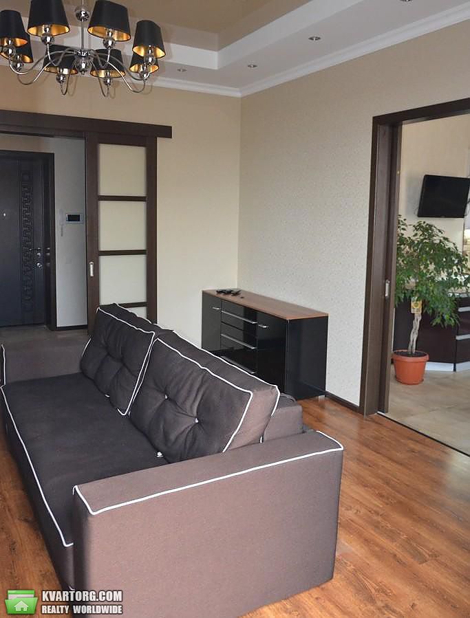 Rent out 2-room apartment. Киев, Деловая — photo 2