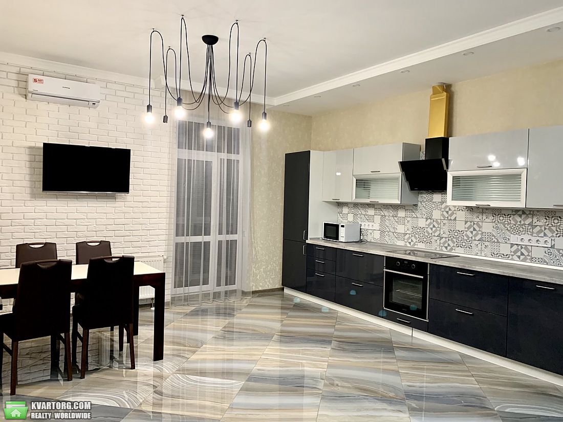 Rent out 2-room apartment. Киев, Евгения Коновальца — photo 2