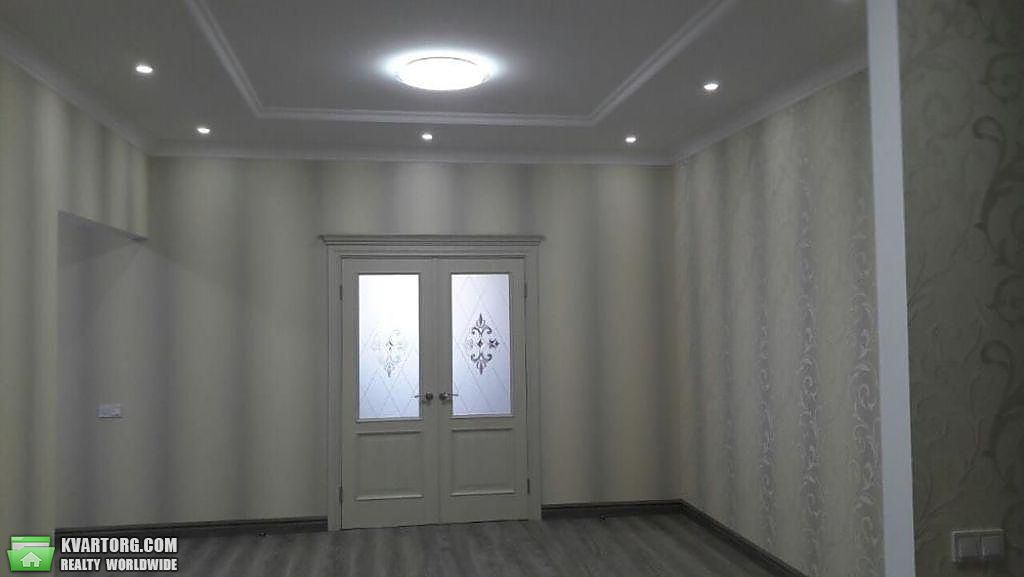 Rent out 3-room apartment. Киев,  Лабораторный пер — photo 2