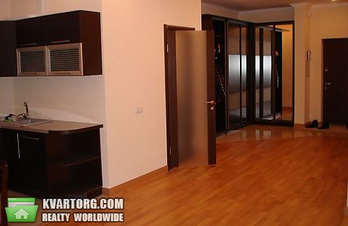 Rent out 2-room apartment. Киев, Срибнокильская — photo 3