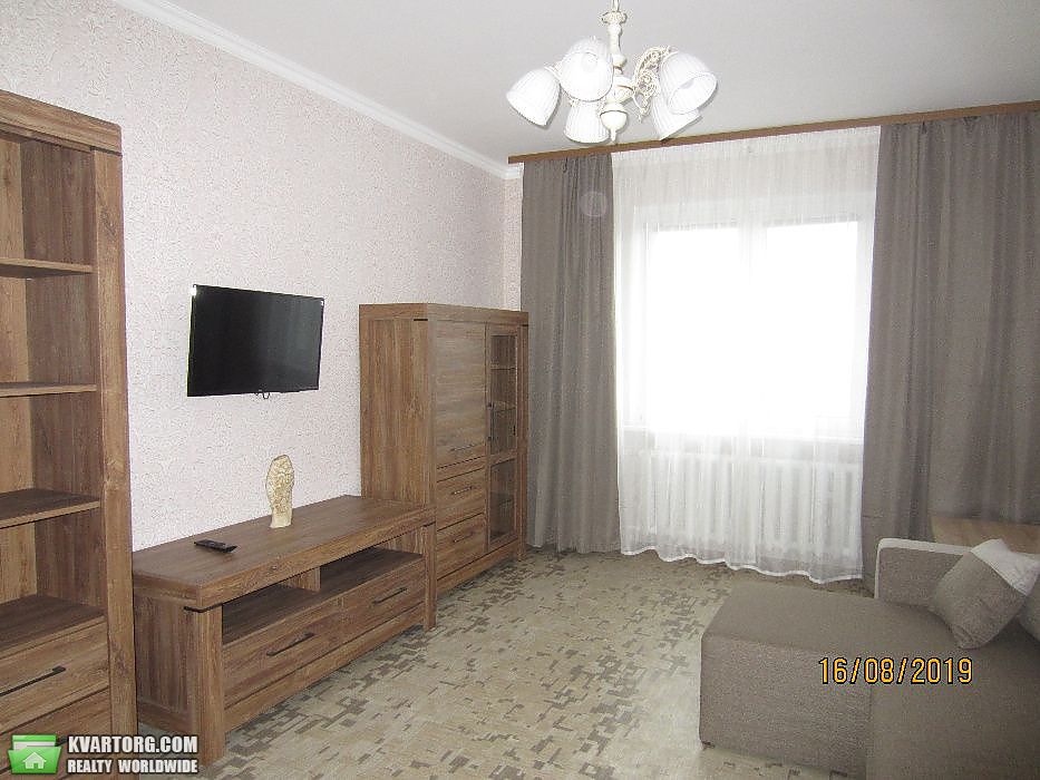 Rent out 1-room apartment. Киев, Ващенко — photo 1