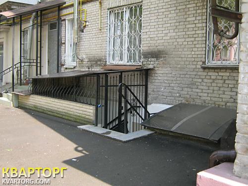 Sell shop. Киев,  Вышгородская — photo 2