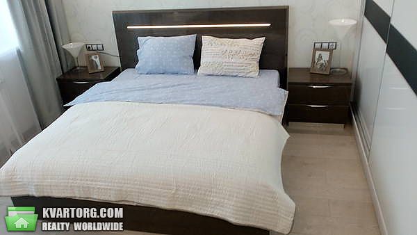 Rent out 2-room apartment. Киев,  Демиевская — photo 1