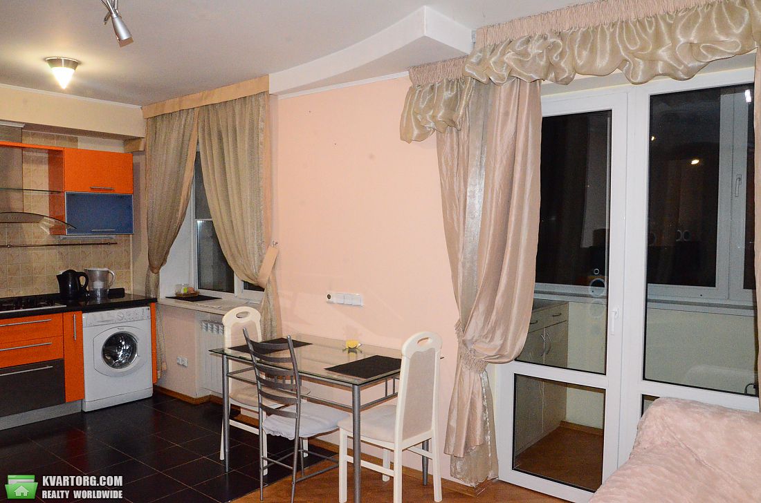 Rent out 2-room apartment. Киев,  Мечникова — photo 2