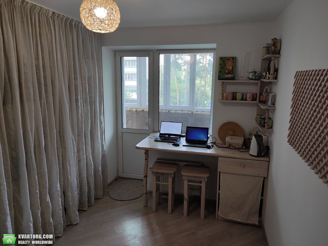 Sell 3-room apartment. Украинка, Строителей — photo 1