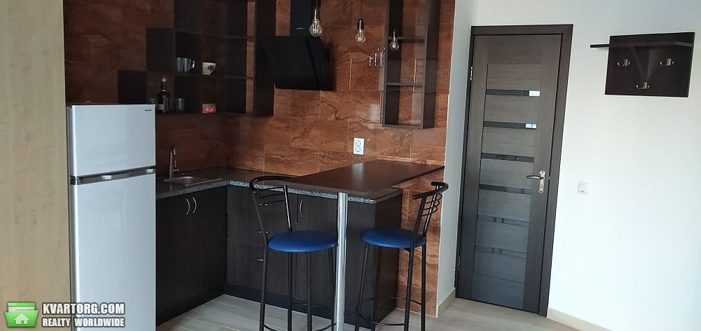 Rent out 1-room apartment. Львов, Угорская — photo 1