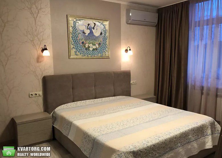 Rent out 2-room apartment. Киев,  Чавдар — photo 2