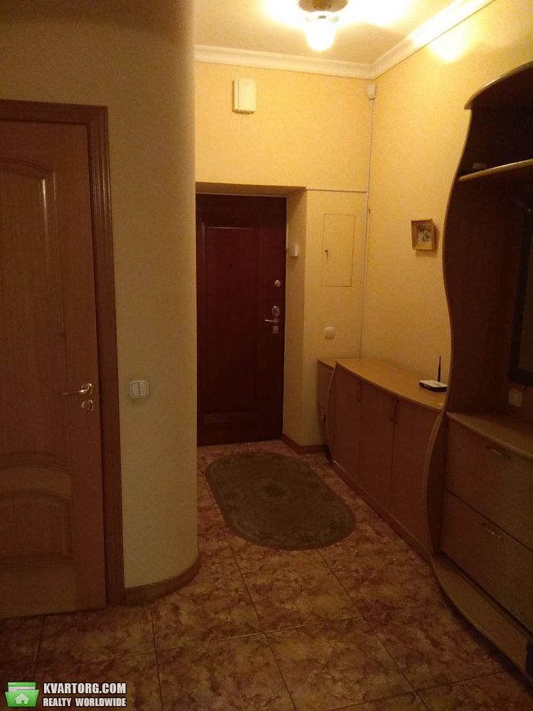 Rent out 2-room apartment. Киев,  Туровская — photo 1