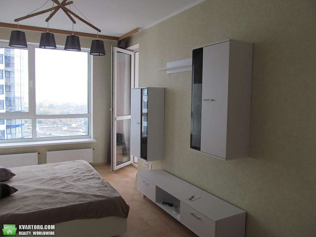 Rent out 1-room apartment. Киев,  Заречная — photo 4