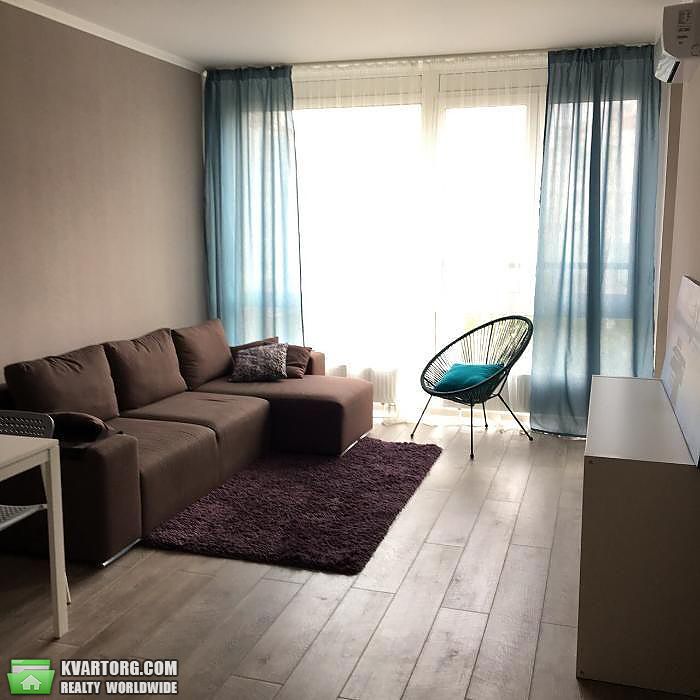 Rent out 2-room apartment. Киев,  Златоустовская — photo 1