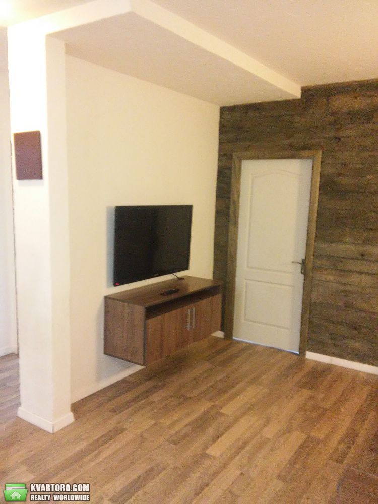 Rent out 2-room apartment. Киев,  Тычины пр — photo 2