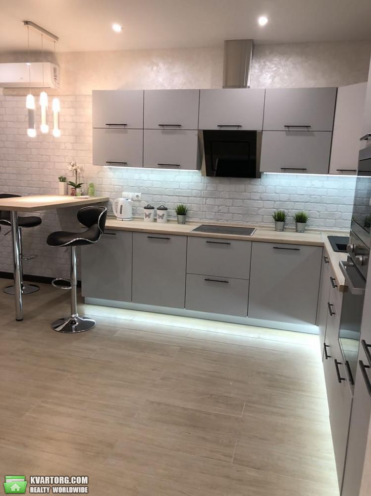 Rent out 2-room apartment. Киев,  Пчелки — photo 4