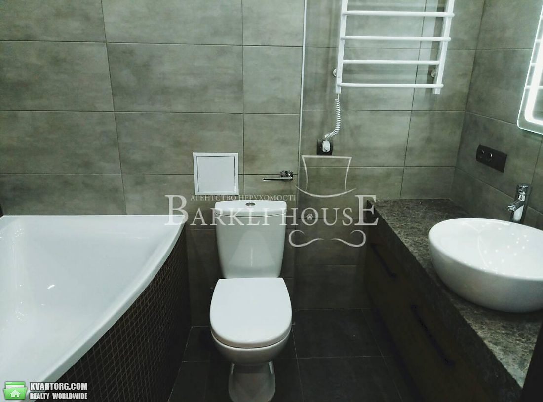 Rent out 3-room apartment. Киев,  Александровская — photo 8