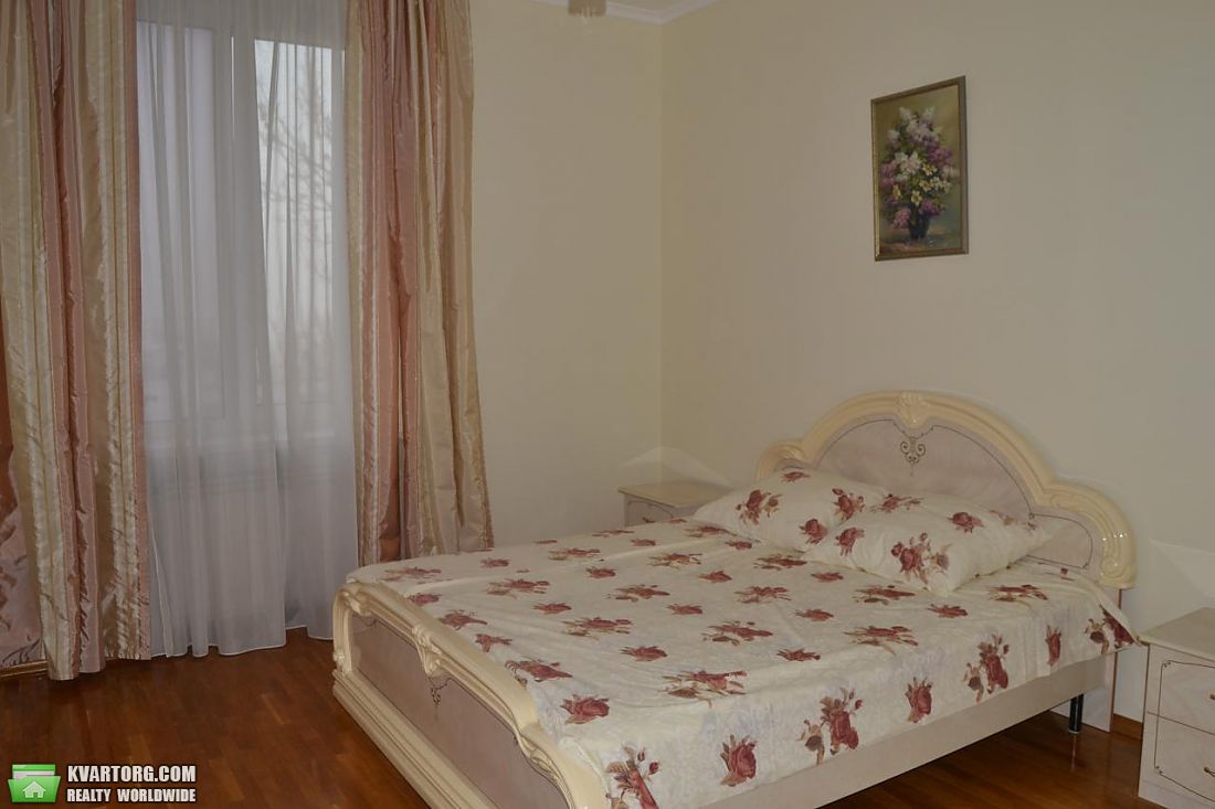 Rent out 2-room apartment. Киев,  Мазепы — photo 3