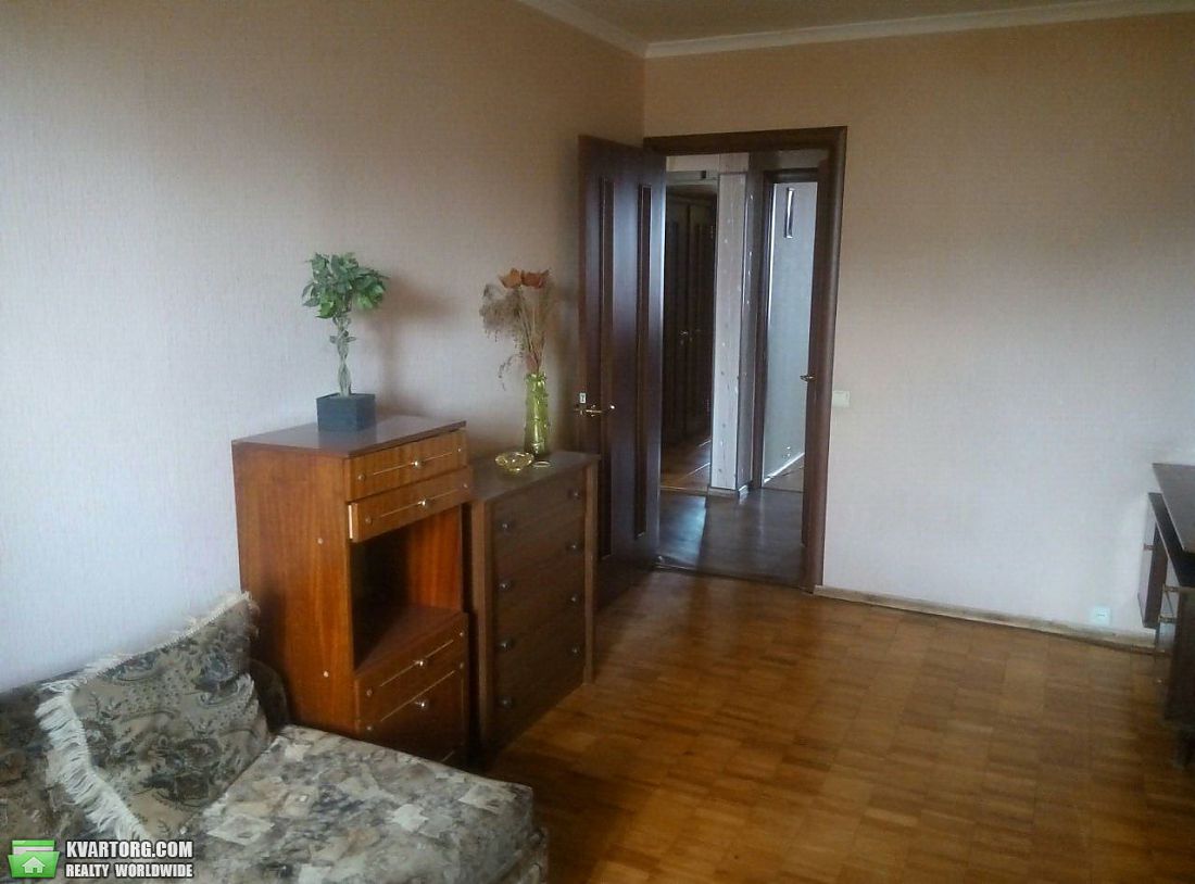 Rent out 3-room apartment. Киев,  Голосеевская — photo 3