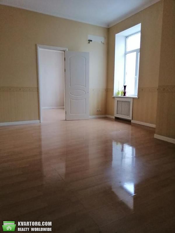 Rent out 4-room apartment. Киев,  Петлюры — photo 2