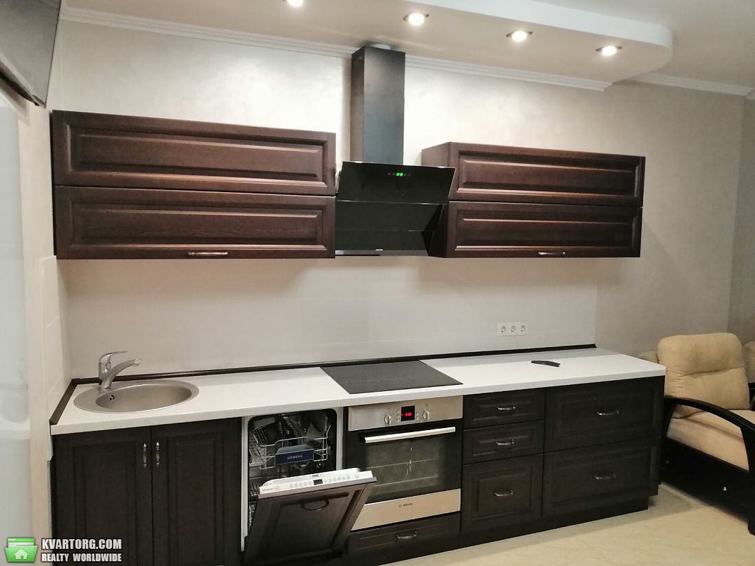 Rent out 1-room apartment. Киев,  Ревуцкого — photo 1