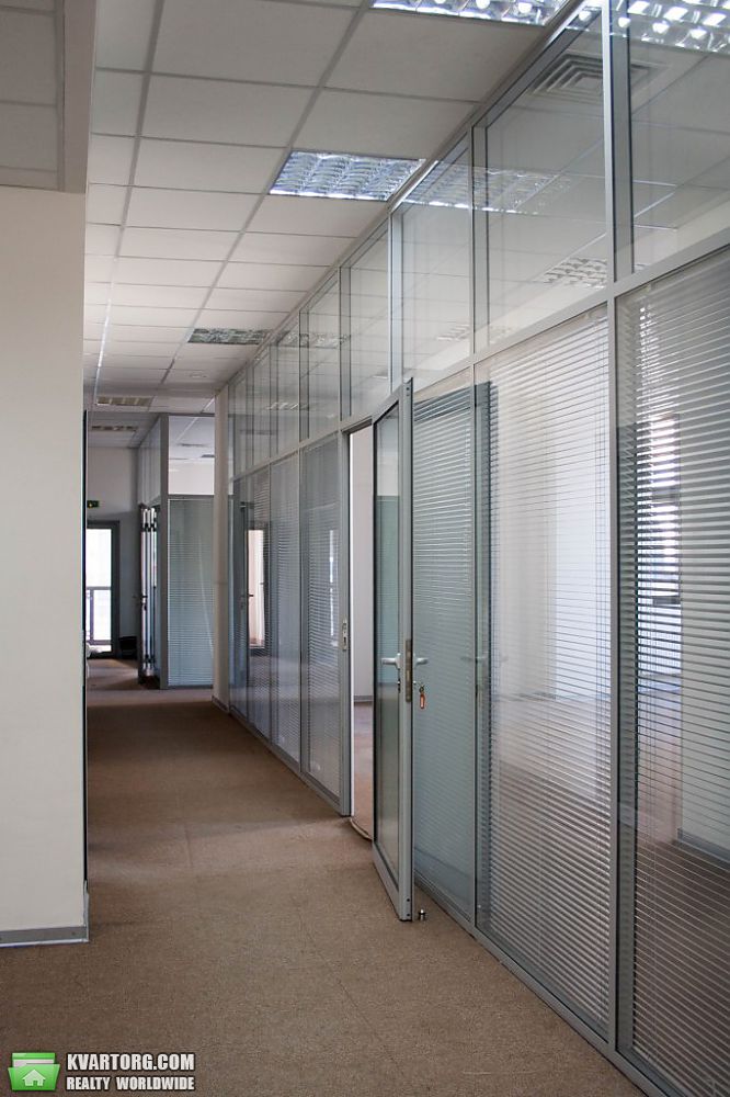 Rent out office. Киев, Жилянская — photo 3