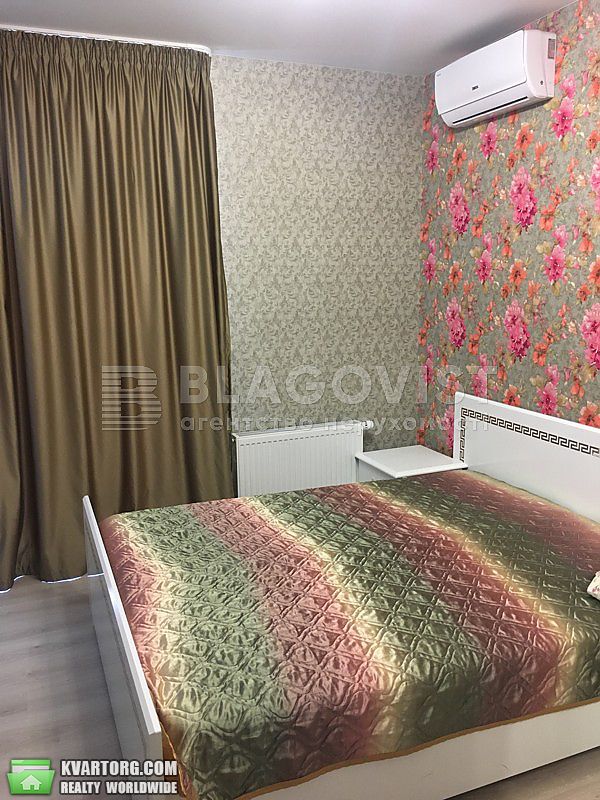 Rent out 2-room apartment. Киев, Регенераторна — photo 1