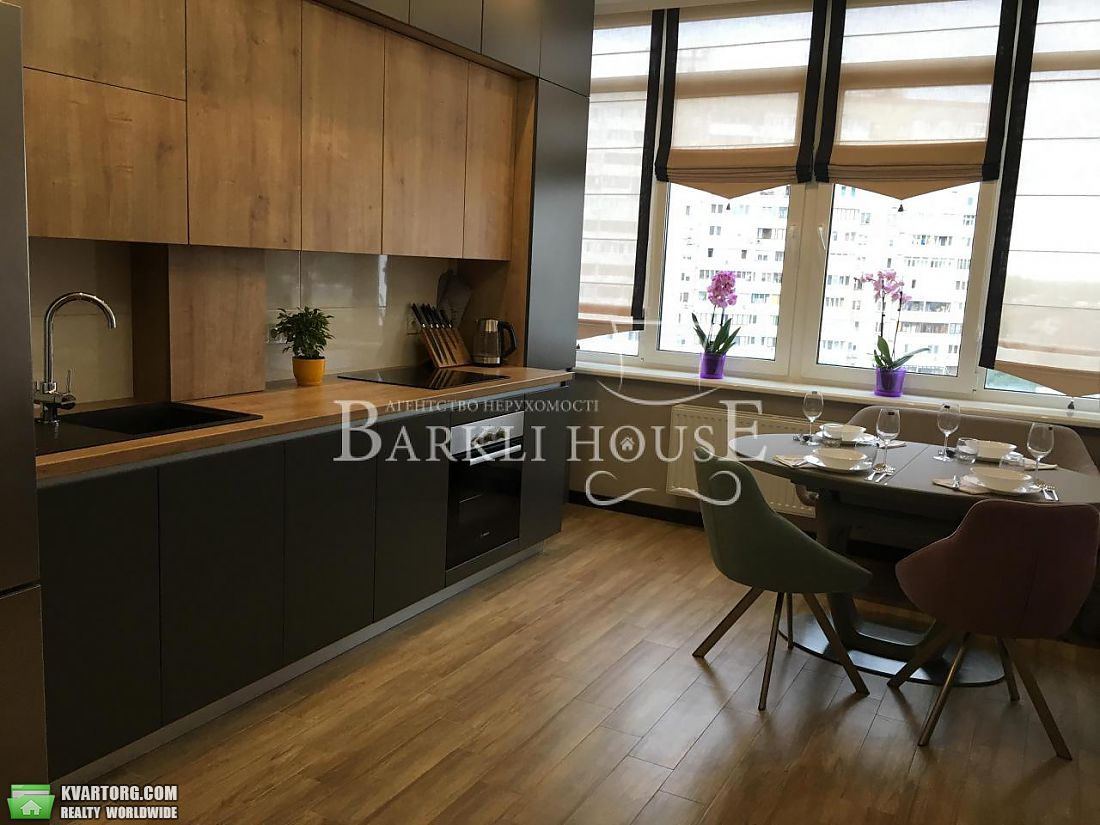 Rent out 2-room apartment. Киев,  Уборевича — photo 1