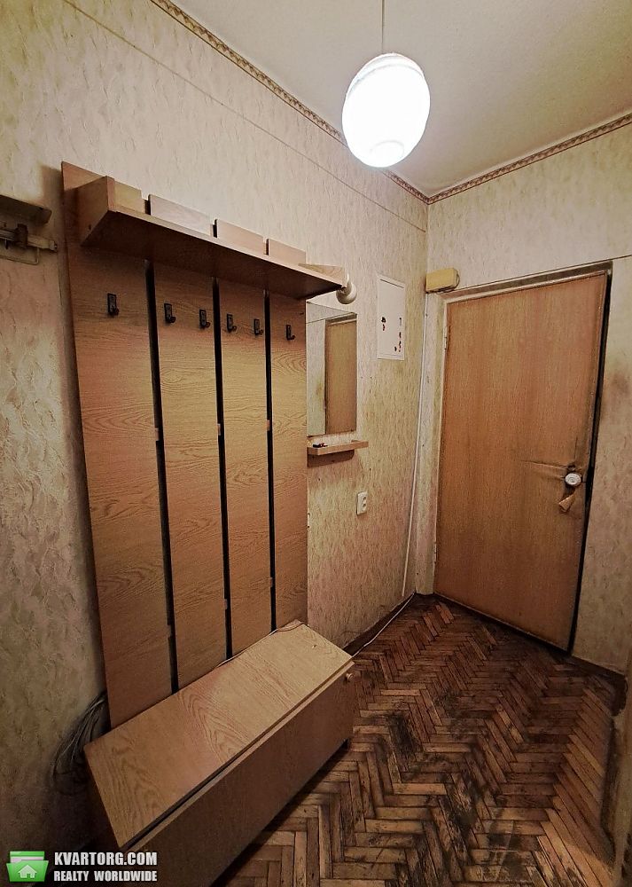 Rent out 1-room apartment. Киев,  Воссоединения пр — photo 2