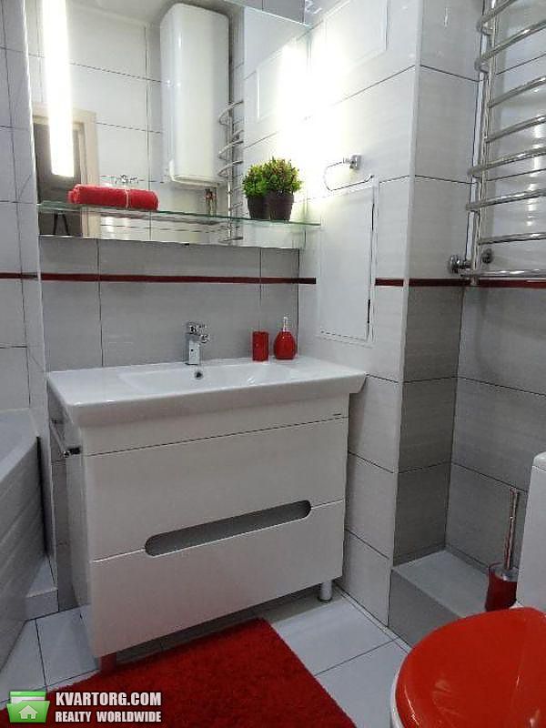 Rent out 2-room apartment. Киев,  Бажана — photo 2