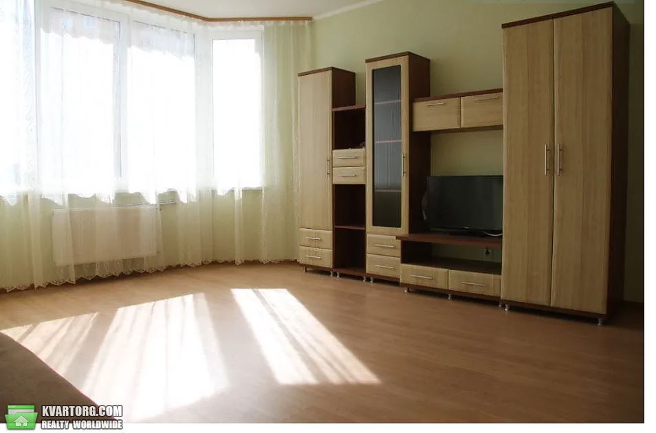 Rent out 2-room apartment. Киев,  Градинская — photo 2