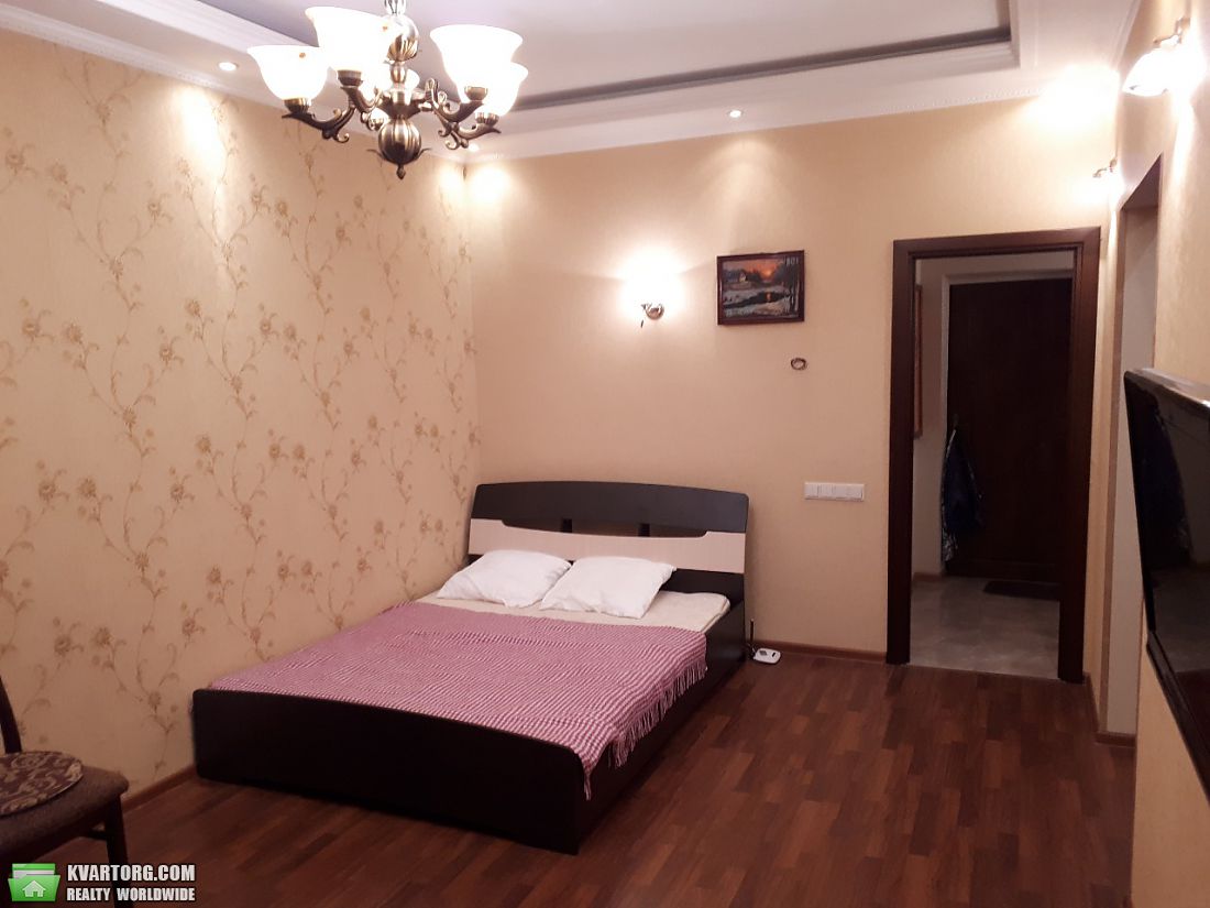 Rent out 1-room apartment. Киев, Героев Сталинграда — photo 5