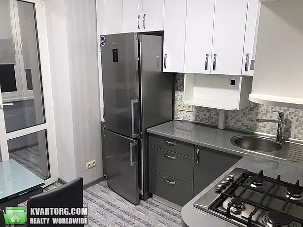 Rent out 1-room apartment. Киев,  Школьная — photo 1