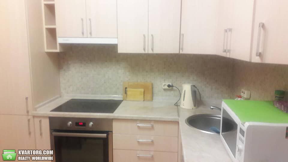 Rent out 1-room apartment. Киев,  Урловская — photo 1