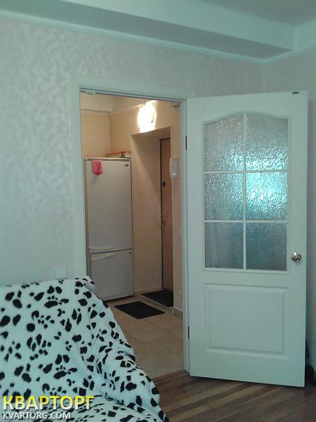 Rent out 1-room apartment. Киев,  Жилянская — photo 2