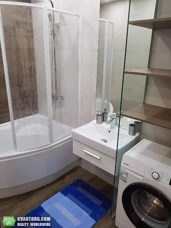 Rent out 2-room apartment. Киев,  Ямская — photo 4