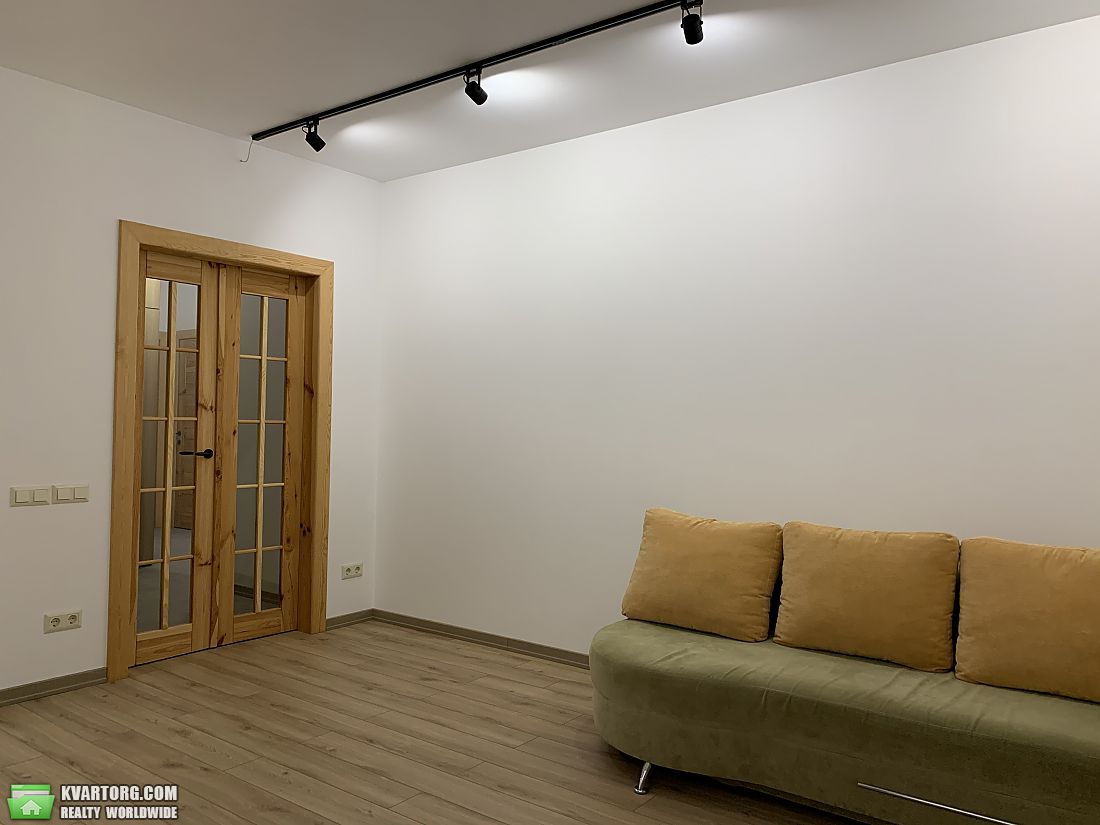 Rent out 3-room apartment. Киевская обл., Першотравнева — photo 4