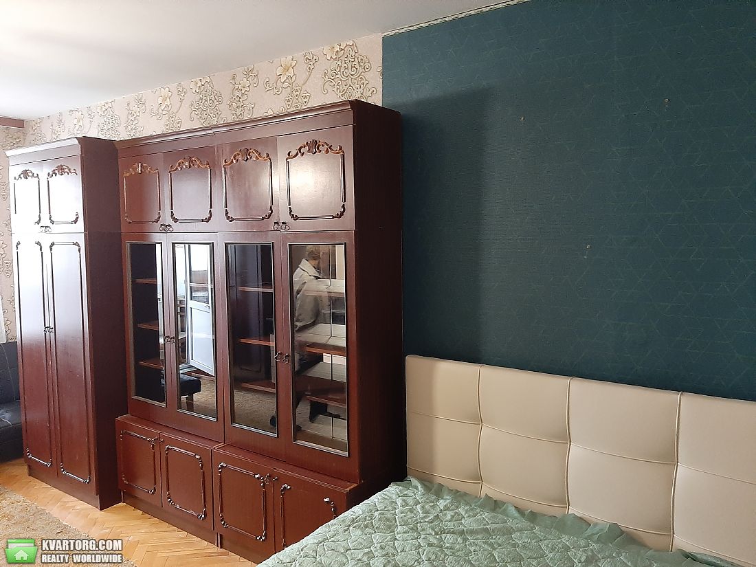 Rent out 2-room apartment. Киев, Приречная — photo 2